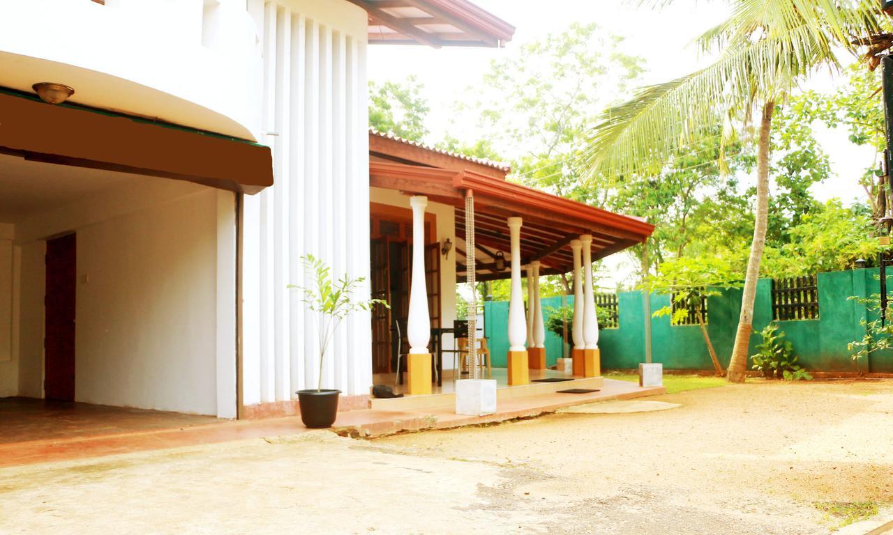 Hotel Las Vegas Anuradhapura Exterior foto
